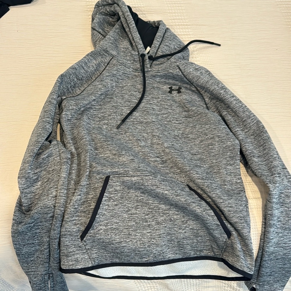 Under Armour ski hoodie like new small
